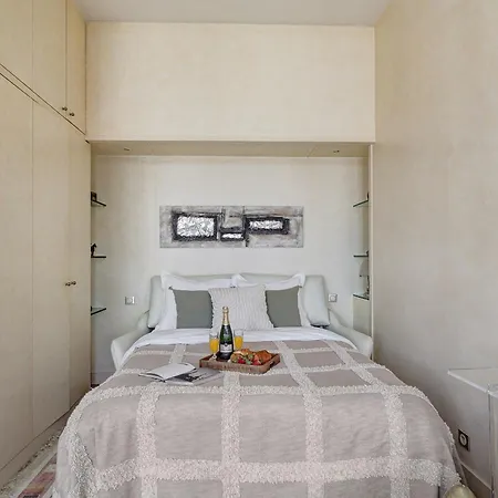 Avenue Des Champs-elysees - Cityapartmentstay Paris