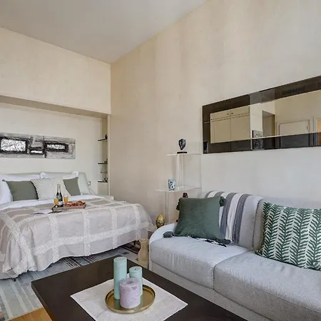 Avenue Des Champs-elysees - Cityapartmentstay Paris