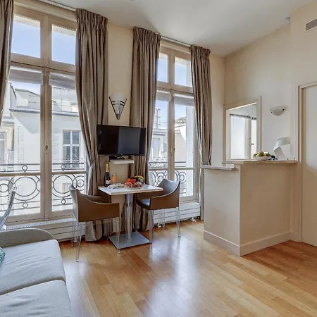 Avenue Des Champs-elysees - Cityapartmentstay