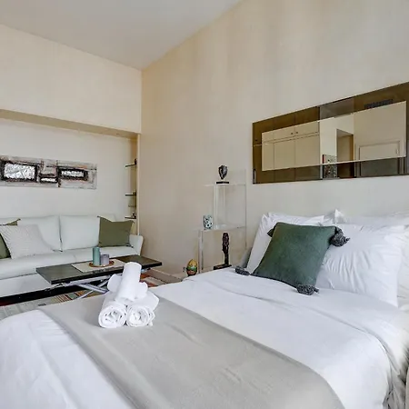 Avenue Des Champs-elysees - Cityapartmentstay Paris