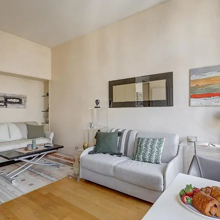 Avenue Des Champs-elysees - Cityapartmentstay Paris